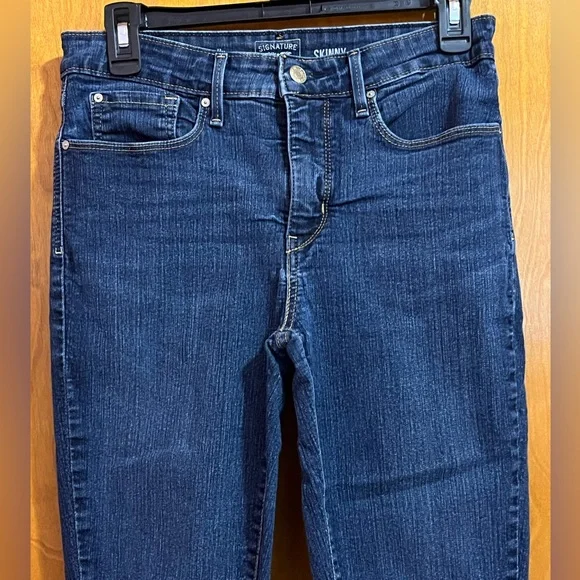 Signature Levi Strauss Bold Totally Shaping Skinny Jeans. Size 10L W30 L34 - Picture 13 of 13